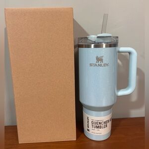 Stanley | Blueberry Milk 40 oz FlowState Quencher H2.0 Tumbler